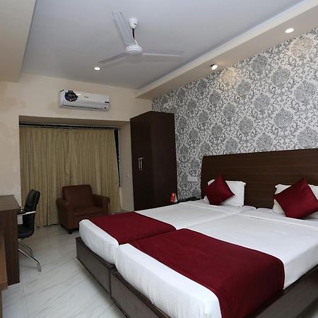 HOTEL RAILVIEW Bhubaneswar Zewnętrze zdjęcie