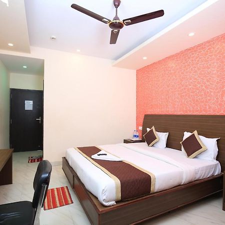 HOTEL RAILVIEW Bhubaneswar Zewnętrze zdjęcie