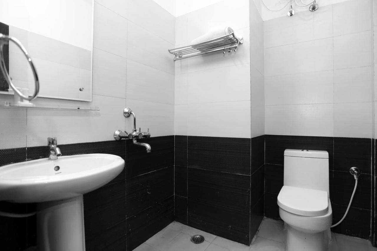 HOTEL RAILVIEW Bhubaneswar Zewnętrze zdjęcie