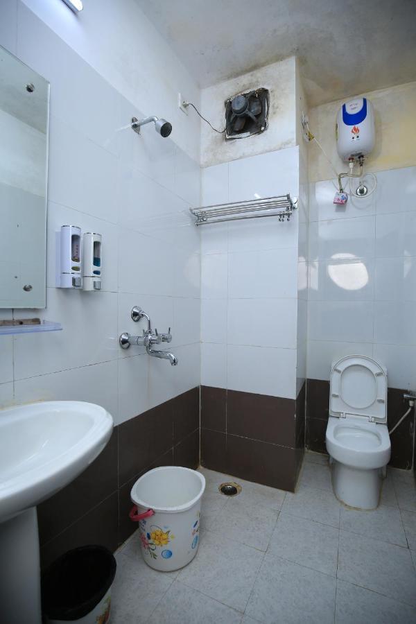 HOTEL RAILVIEW Bhubaneswar Zewnętrze zdjęcie