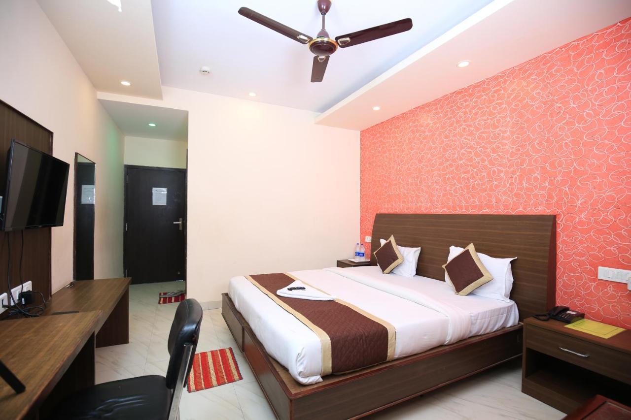 HOTEL RAILVIEW Bhubaneswar Zewnętrze zdjęcie
